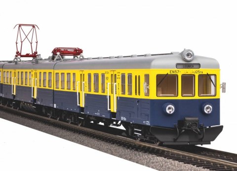 Electric multiple unit EN57-925 PKP