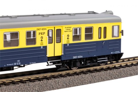 Electric multiple unit EN57-925 PKP